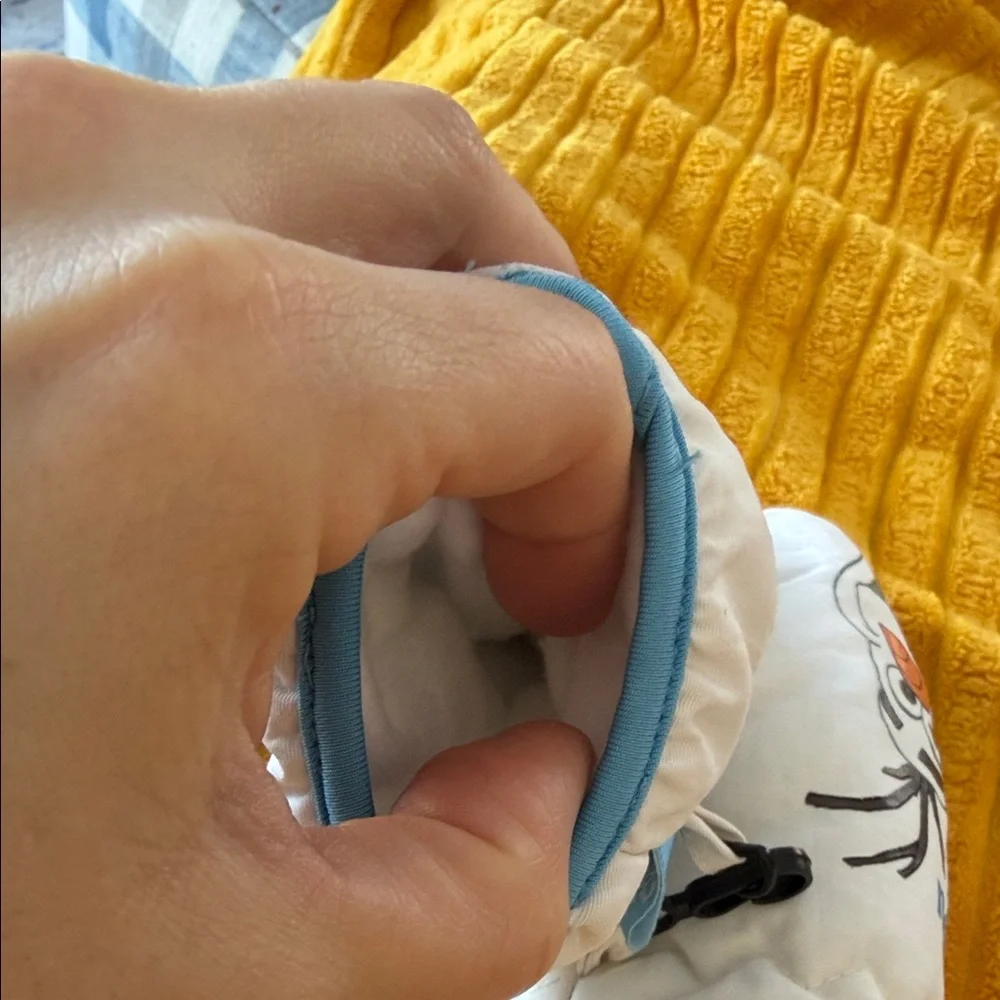 3M Thinsulate White and Blue Mittens